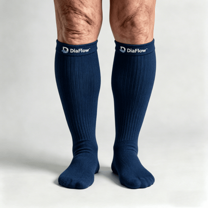 Medium-thickness navy blue diabetic long socks to help maintain comfortable temperature for feet and calves
