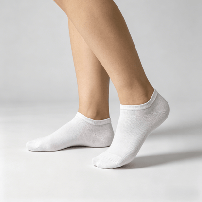 Quick-drying moisture-wicking white diabetic no-show socks for keeping feet dry all day