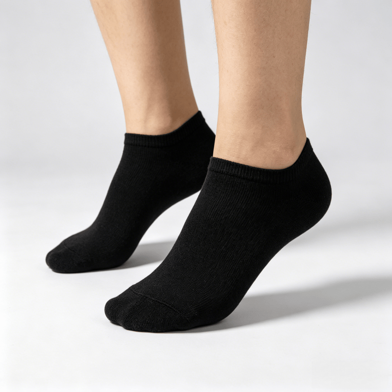 Black diabetic no-show socks without tightness and with heel grip to prevent slipping